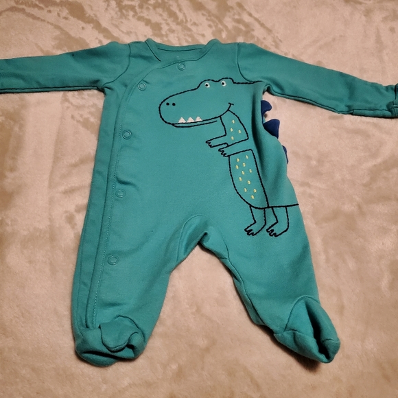 Sleeper/onesie/outfit bundle - Picture 5 of 14